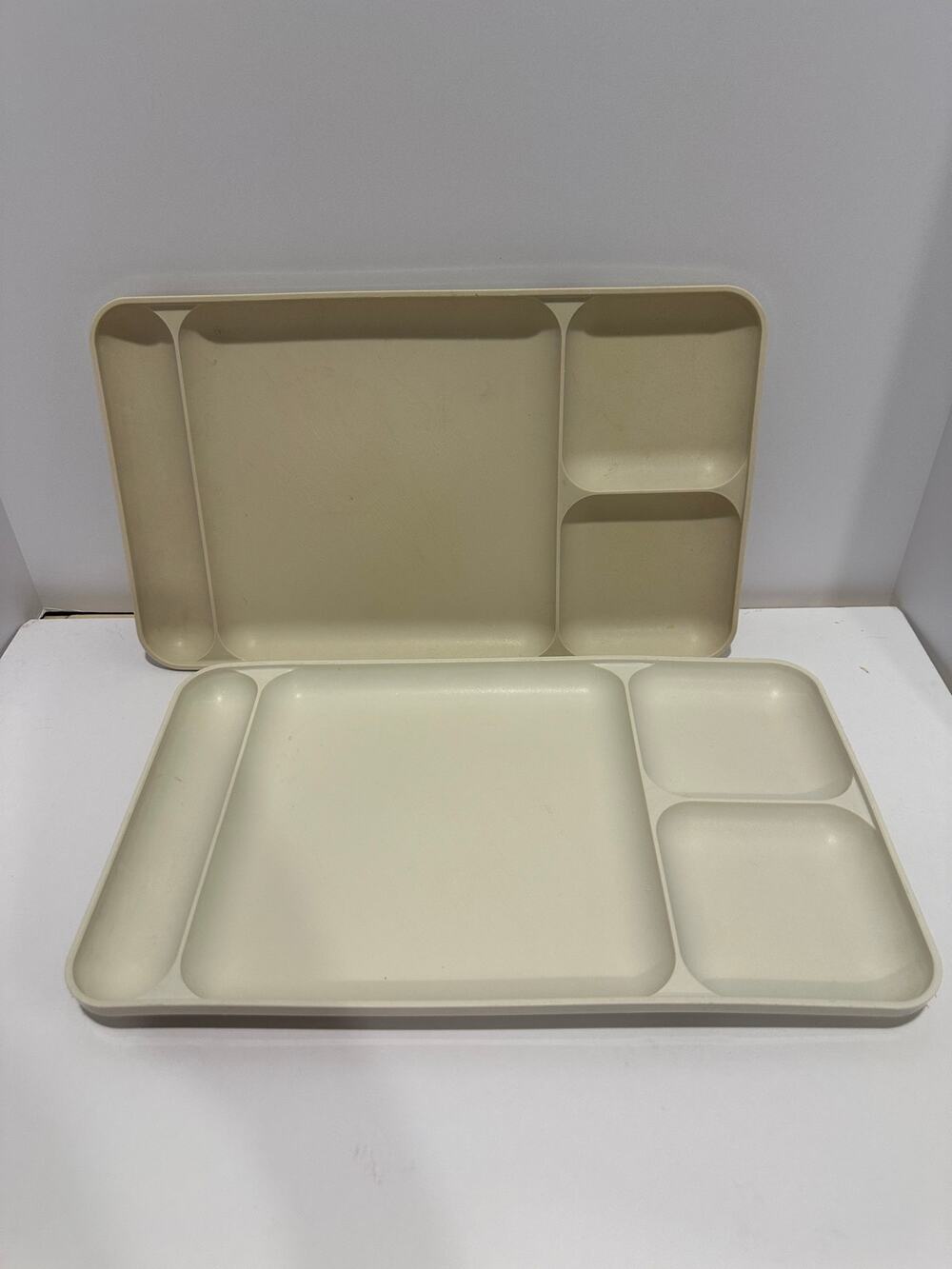 2 Vintage Tupperware Lunch tray divided plates